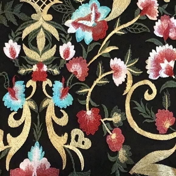 FLORAL MINI EMBROIDERY SKIRT - Picture 2 of 2